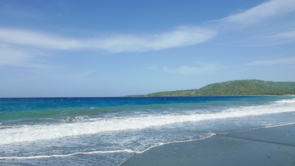 Best Surfing Beaches: A photograph of Cuba's beautiful and calm beach; the waves have yet to break.