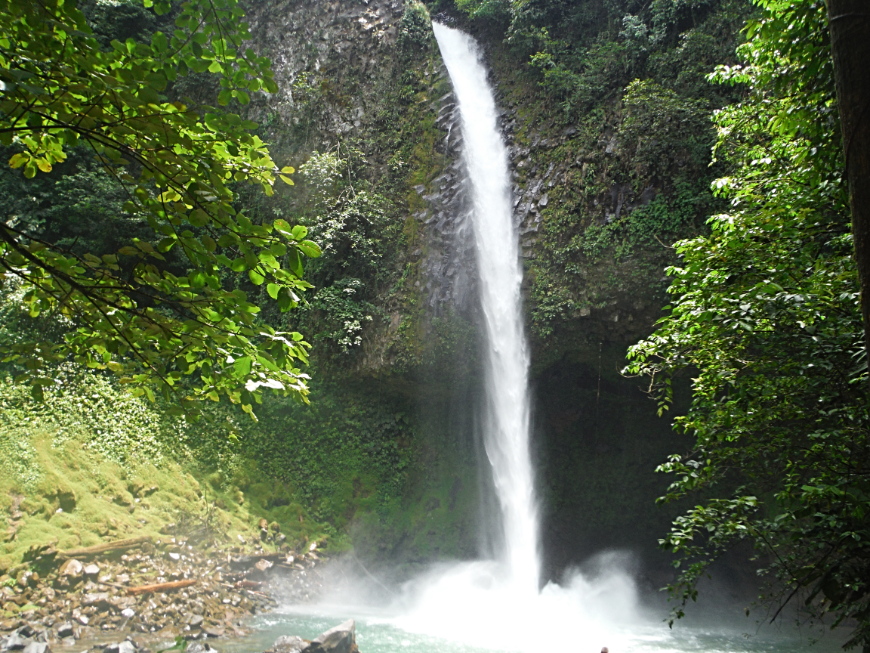 Costa Rican Family Adventure Image: La Fortuna Waterfall.