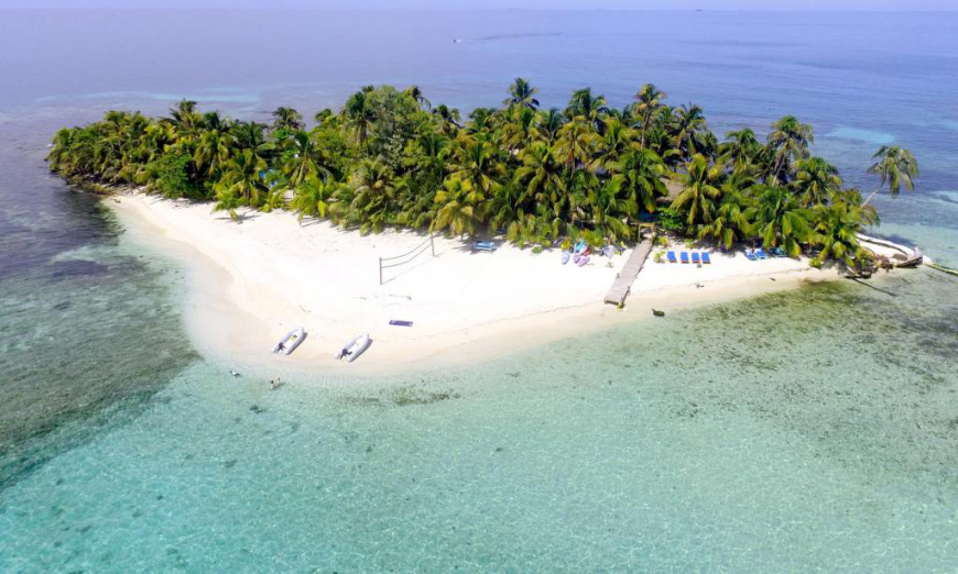 The 5 Best Beaches for Swimming in Belize